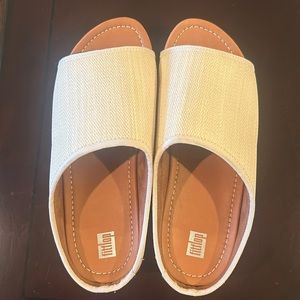 New Fitflop Imogen cream khaki raffia look platform slides sandals size 10